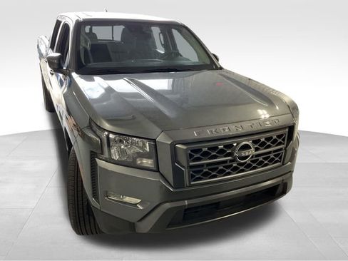 Used 2024 Nissan Frontier SV w/ Technology Package image 2
