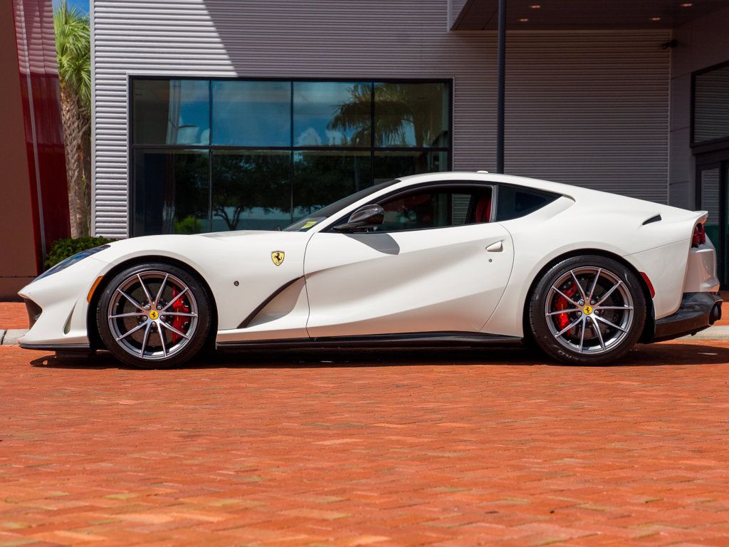 Used 2019 Ferrari 812 Superfast RWD image 2