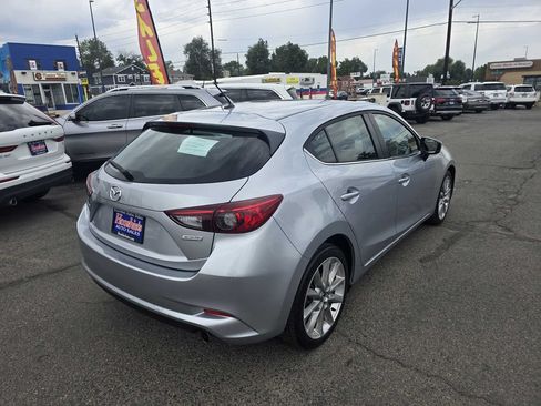 Used 2017 MAZDA MAZDA3 Touring FWD image 9