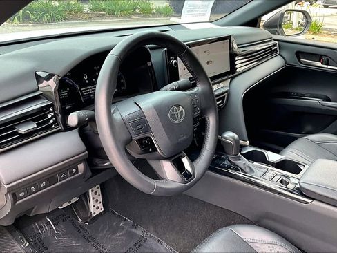 Used 2025 Toyota Camry XSE FWD image 17