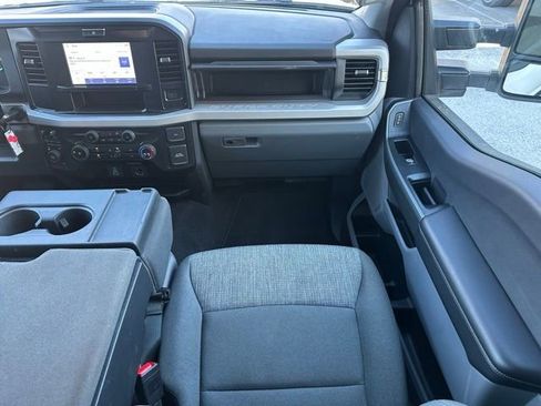 Certified 2025 Ford F250 XLT image 11