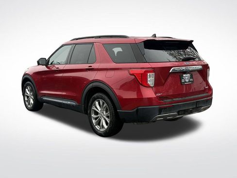 Used 2021 Ford Explorer XLT w/ Equipment Group 202A image 5