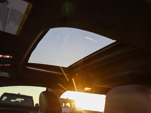 Used 2022 Toyota Sienna Platinum image 35