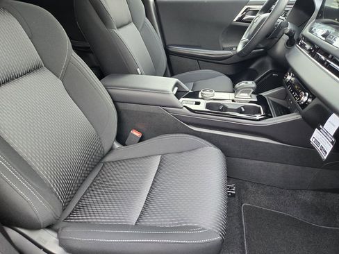 New 2026 Mitsubishi Outlander ES image 10
