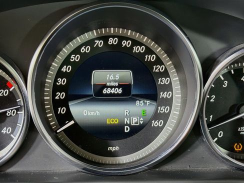 Used 2014 Mercedes-Benz E 350 4MATIC Sedan image 19