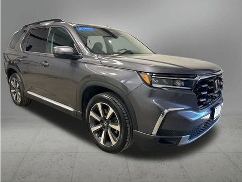 Certified 2023 Honda Pilot Touring image 5