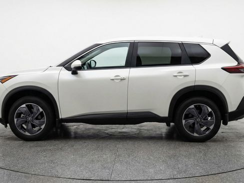 Used 2025 Nissan Rogue SV FWD image 5