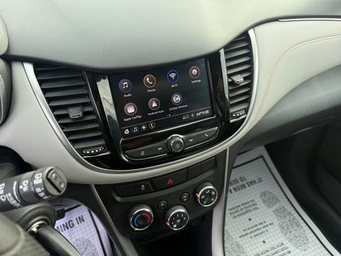Used 2022 Chevrolet Trax LS w/ Tint and Cruise Package image 25