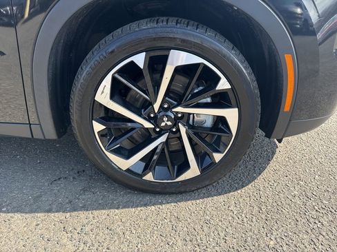 Used 2024 Mitsubishi Outlander 4WD Plug-In Hybrid image 2