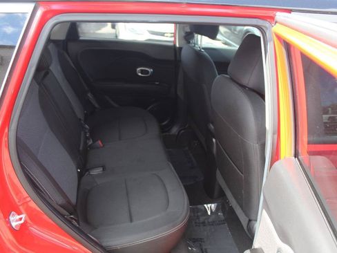 Used 2019 Kia Soul + FWD image 13
