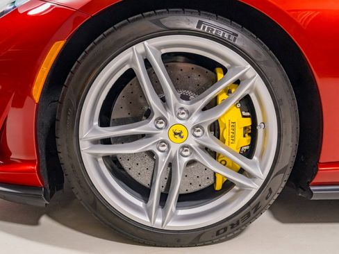 Used 2019 Ferrari 812 Superfast RWD image 12