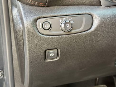 Certified 2022 Chevrolet Blazer Premier w/ Enhanced Convenience Package image 17