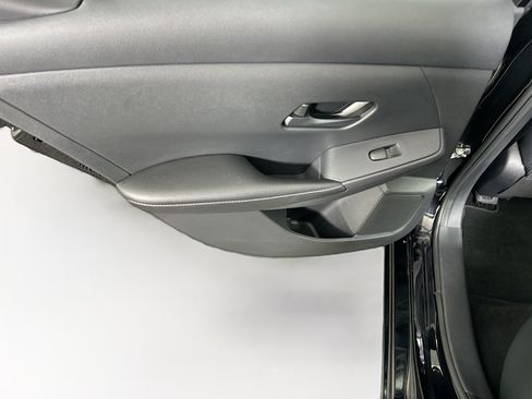 Used 2024 Nissan Sentra SV FWD image 24