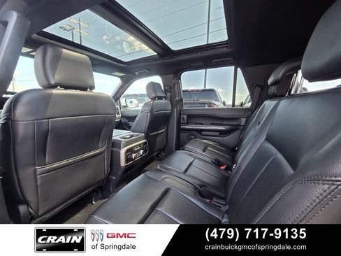 Used 2019 Ford Expedition XLT w/ Equipment Group 202A AWD/4WD image 29