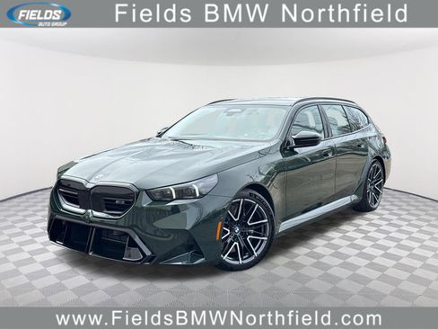New 2026 BMW M5 Touring AWD/4WD image 1