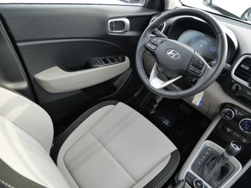 Certified 2023 Hyundai Venue SEL w/ Cargo Package image 9