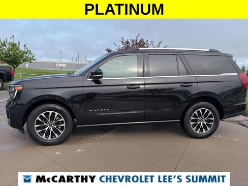 Used 2025 Ford Expedition Platinum AWD/4WD image 5