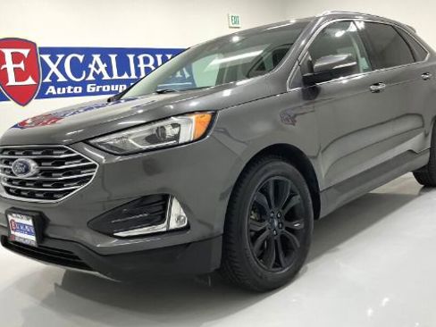 Used 2019 Ford Edge Titanium FWD image 13