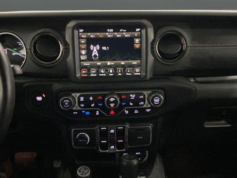 Used 2022 Jeep Wrangler Unlimited Sahara image 12