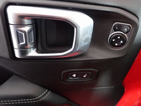 Used 2020 Jeep Gladiator Overland image 18