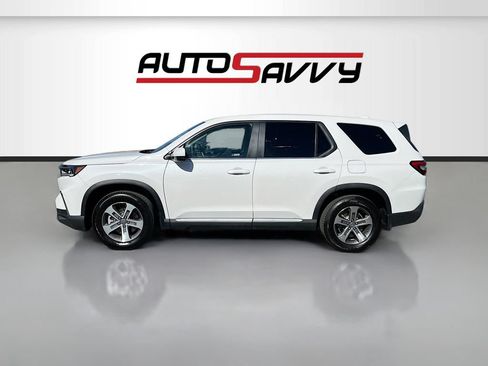 Used 2025 Honda Pilot EX-L image 4