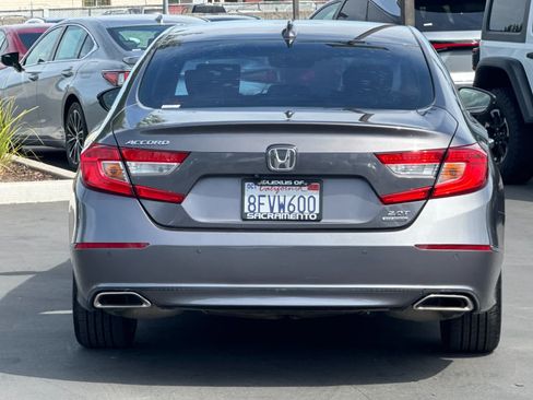 Used 2018 Honda Accord Touring image 8