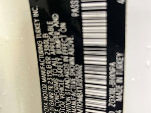 Used 2018 Toyota C-HR XLE image 23