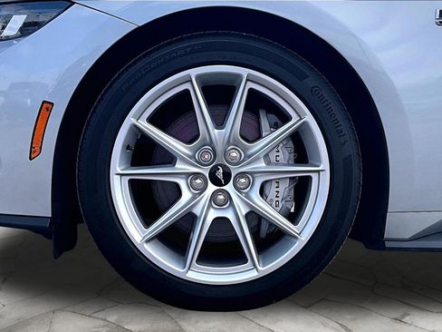 Used 2024 Ford Mustang GT Premium image 9