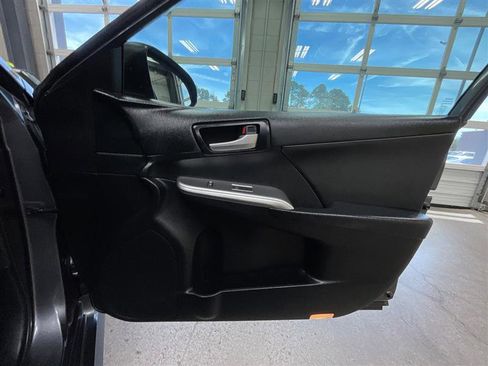 Used 2014 Toyota Camry SE FWD image 22