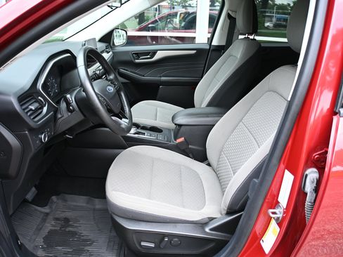 Used 2022 Ford Escape SE w/ SE Sport Appearance Package AWD/4WD image 6