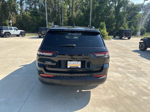 New 2025 Jeep Grand Cherokee L Limited w/ Black Appearance Package image 6