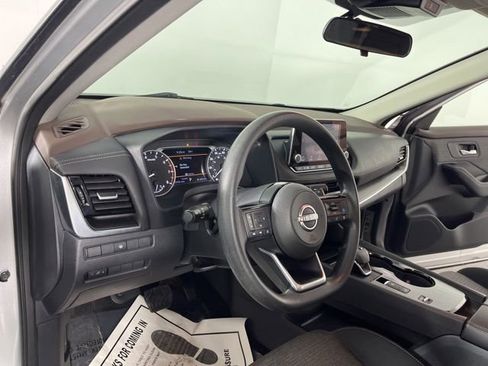 Used 2022 Nissan Rogue SV FWD image 20