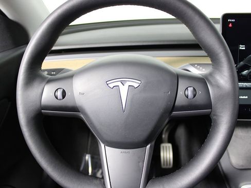 Used 2021 Tesla Model Y Performance image 4
