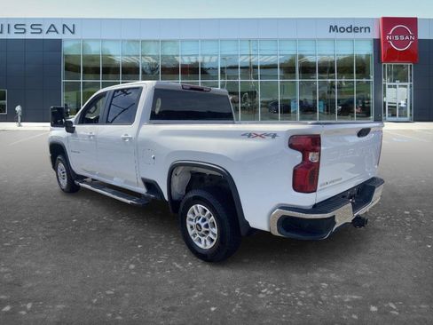 Used 2025 Chevrolet Silverado 2500 LT w/ Convenience Package AWD/4WD image 6