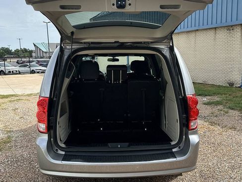 Used 2017 Dodge Grand Caravan SXT FWD image 24