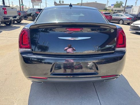 Used 2019 Chrysler 300 S w/ S Model Appearance Package RWD image 14