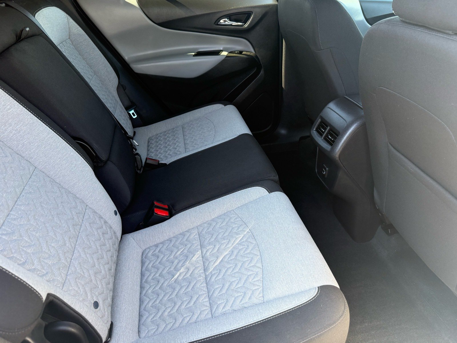 Used 2023 Chevrolet Equinox LS w/ LS Convenience Package AWD/4WD image 29