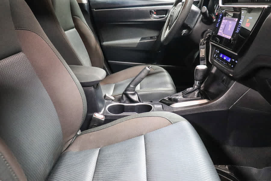 Certified 2019 Toyota Corolla LE FWD image 19