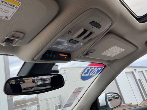 Used 2023 Buick Encore GX Essence w/ Experience Buick Package image 13