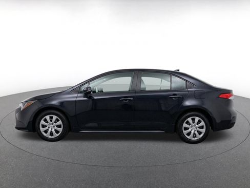 Used 2025 Toyota Corolla LE FWD image 4
