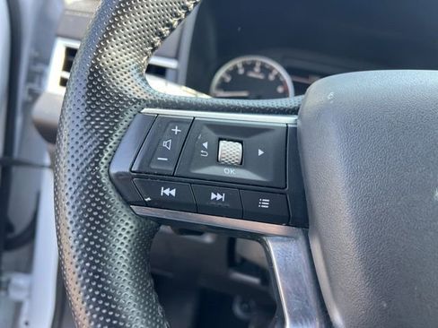 Used 2024 Mitsubishi Outlander SE image 14