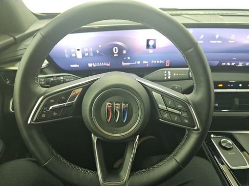 Used 2025 Buick Enclave Preferred image 10