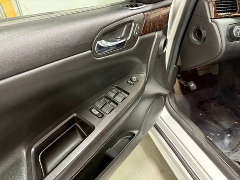 Used 2016 Chevrolet Impala LT image 8
