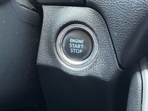 Used 2022 Toyota RAV4 XLE w/ Convenience Package FWD image 23