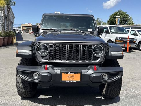 Used 2025 Jeep Wrangler Unlimited Rubicon AWD/4WD image 8