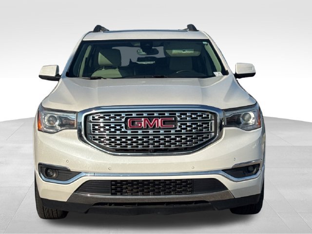 Used 2017 GMC Acadia Denali w/ Technology Package FWD image 12