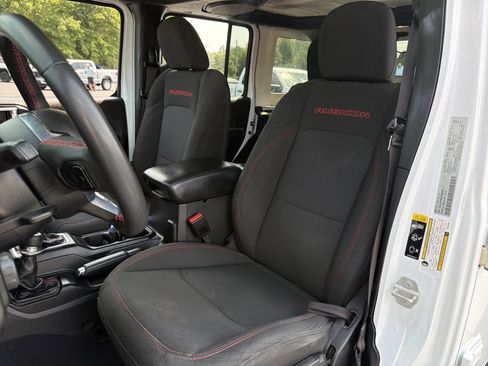 Used 2023 Jeep Wrangler Unlimited Rubicon AWD/4WD image 17
