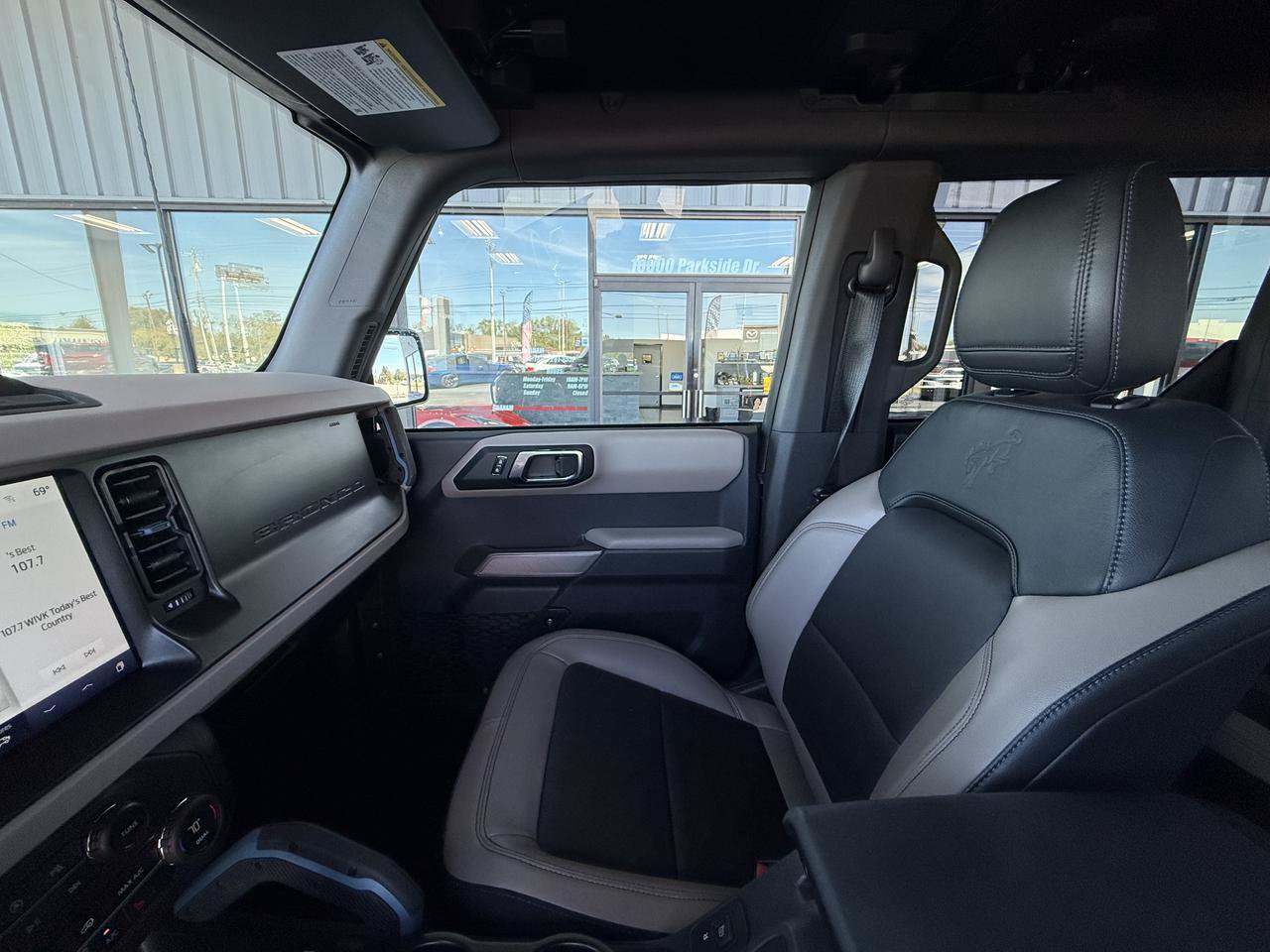 Used 2023 Ford Bronco Wildtrak AWD/4WD image 32