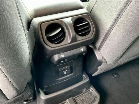 Used 2024 Jeep Wrangler Unlimited Sahara image 32