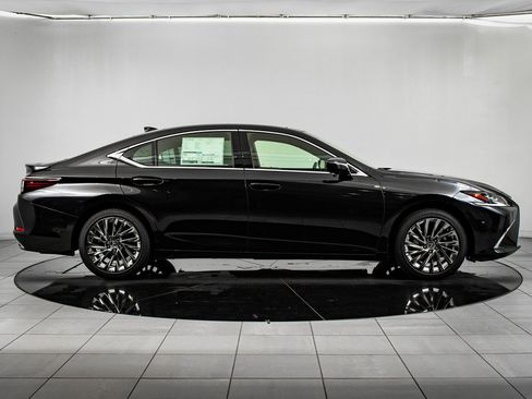 New 2025 Lexus ES 350 Ultra Luxury image 6